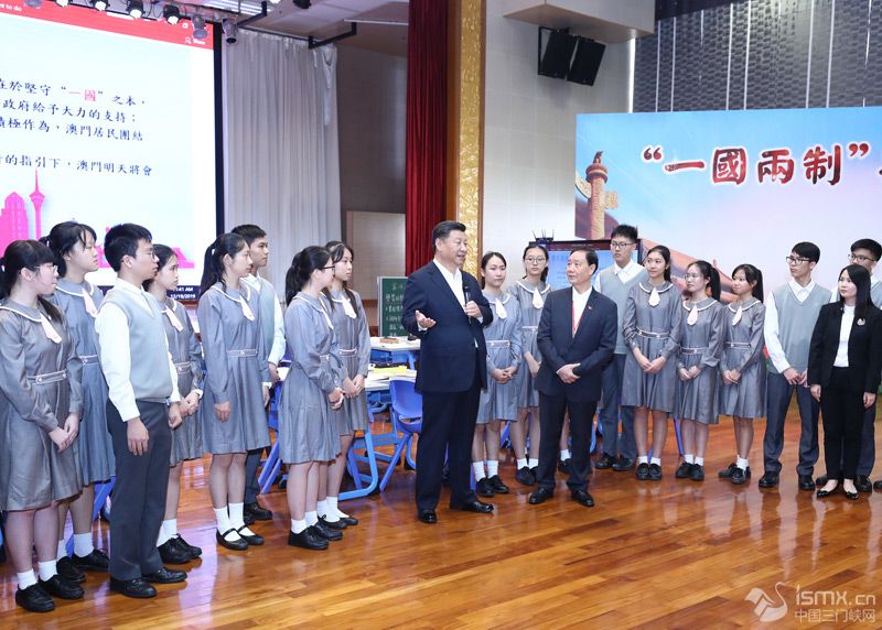 20191219(gu)ϯ(x)ƽڰT؄e^(q)L(zhng)ٴͬ£λڰTɳh(hun)CϷ(w)ĺ婽ЌW(xu)ӢŌW(xu)УͬT͎Hн婽ЌW(xu)ӢŌW(xu)У^Ħԡһ(gu)ơcT}Ї(gu)vʷ_n(x)ƽߵW(xu)gϯl(f)ҪvԒAӛ i z